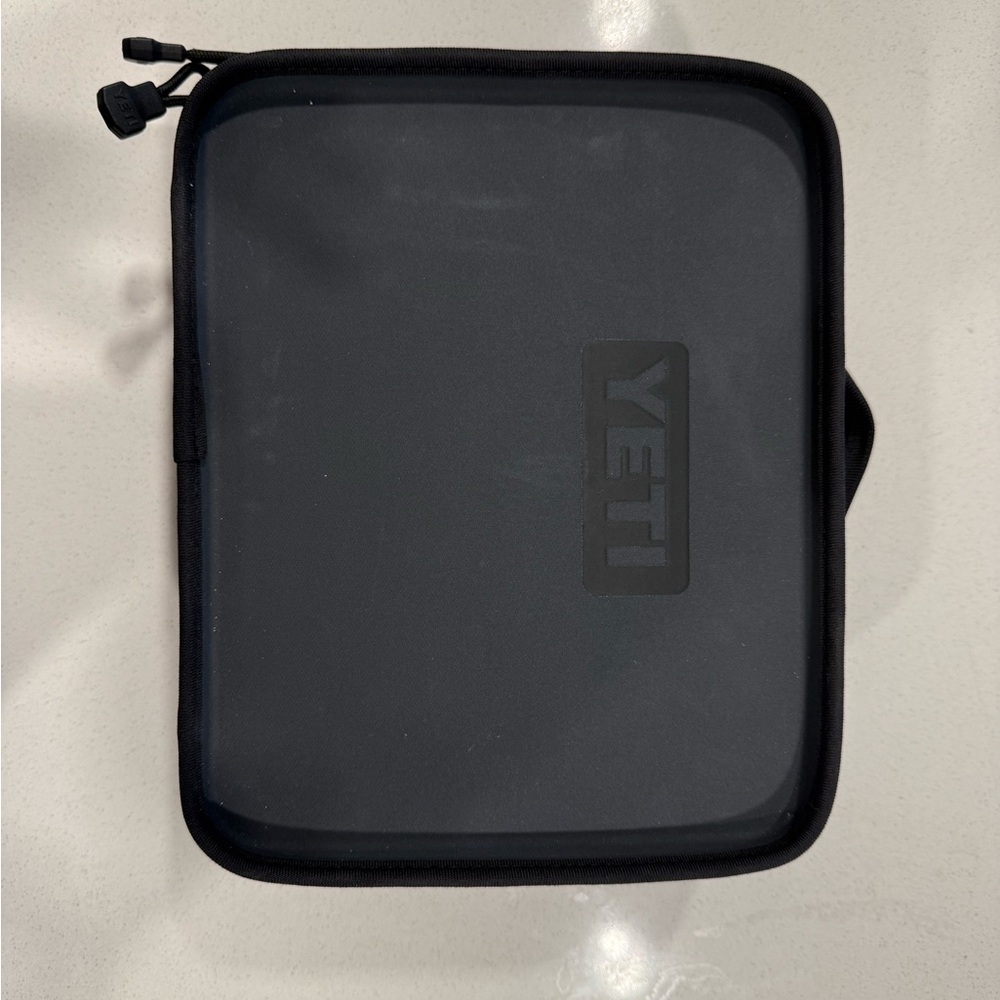 YETI Charcoal Day Trip Lunch Box